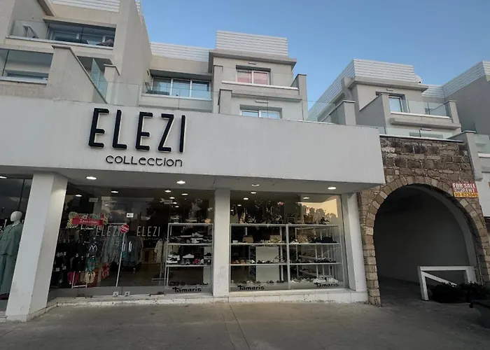 Bohemian Rhapsody Apartment *